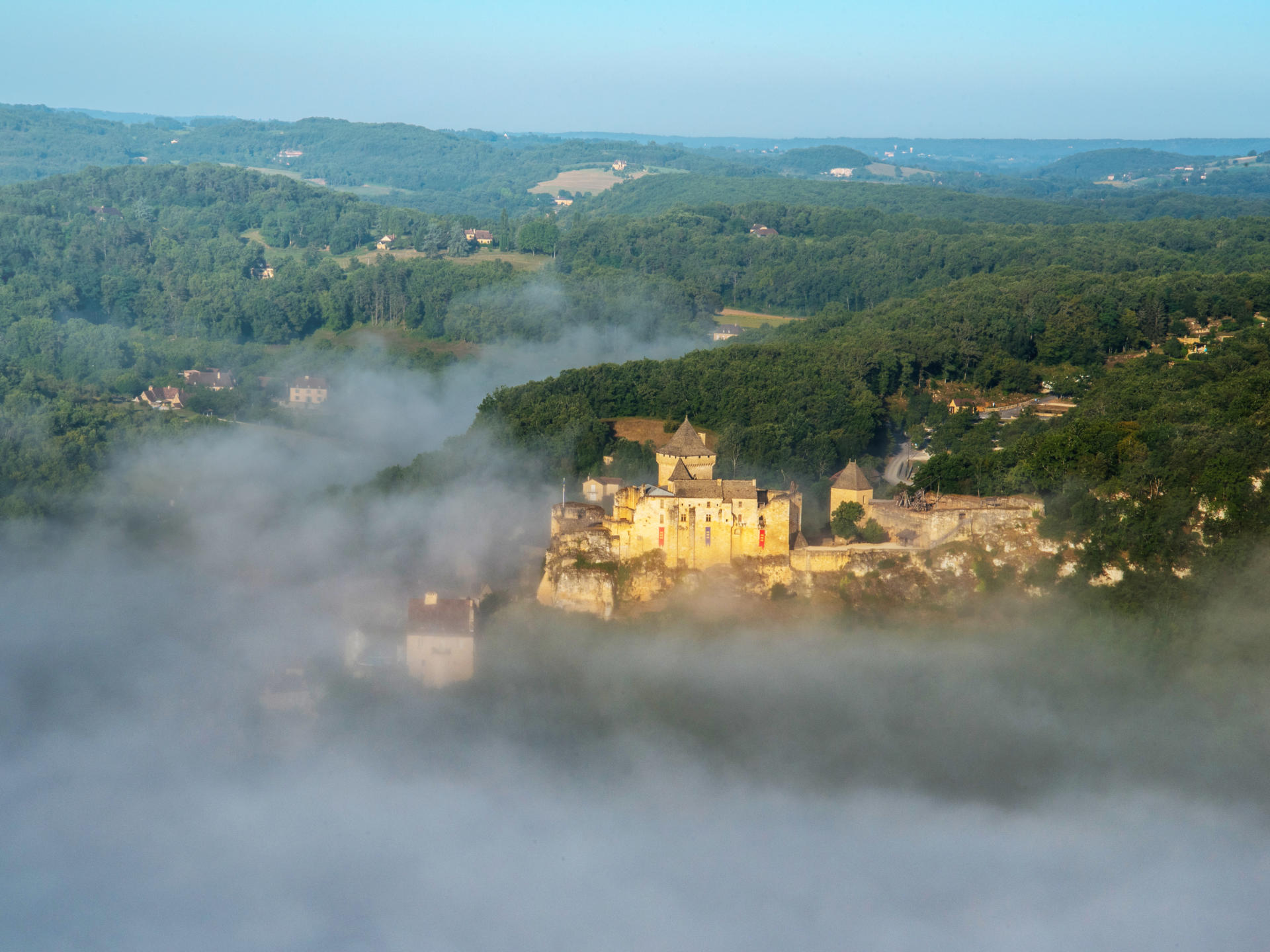 Belvès, village classé au cœur de la forêt de la Bessède