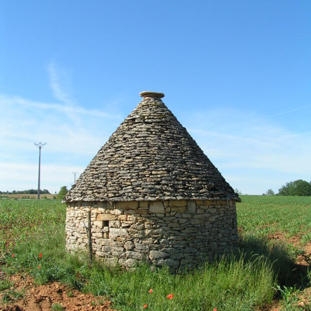 Cabane en pierre sèche du Périgord