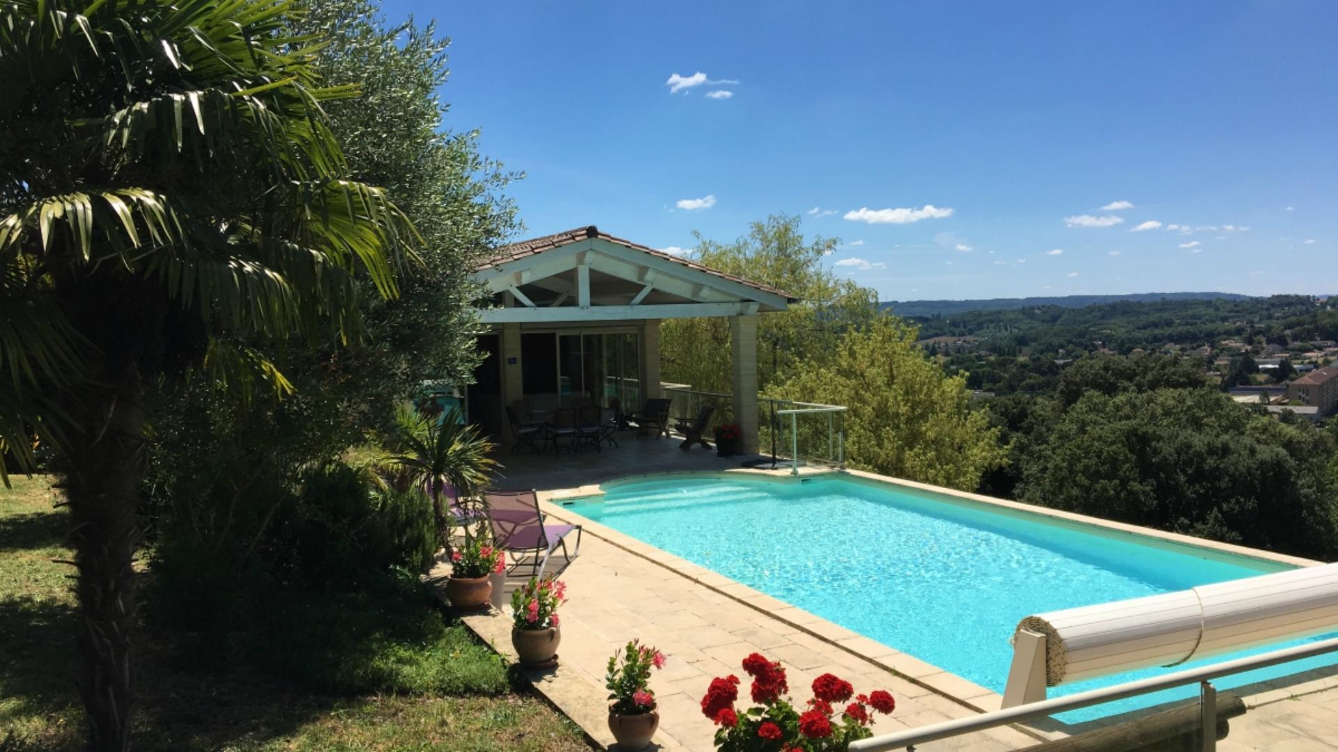 Villa De La Source à Sarlat Maison De Vacances 6 Pers Avec Piscine Privée Et Chauffée